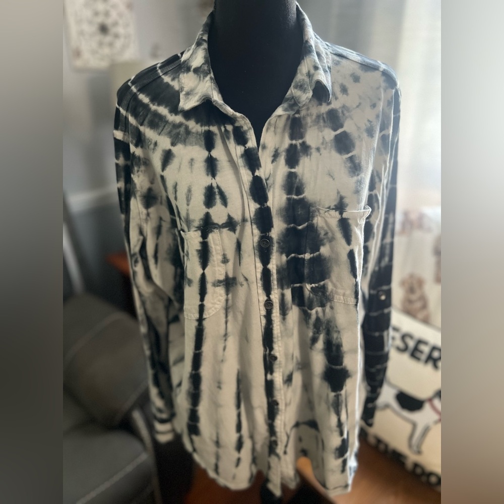 Women’s Black and White Tie-Dye Button Down Shirt